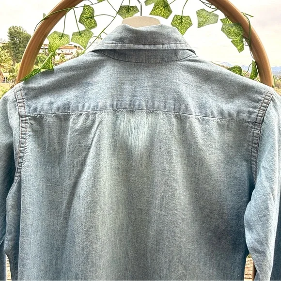 Vintage 1960's- Levi's Classic Blue Button Down Shirt